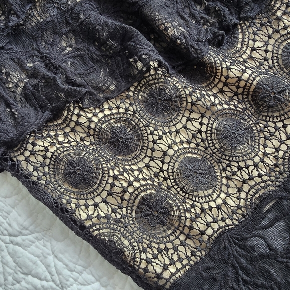 Adiva Crochet And Lace Ruffle Black Skirt With Curve Pointed Hem - Picture 9 of 10